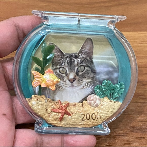 2006 HALLMARK Keepsake Special Cat Christmas Tree Ornament - Picture 6 of 13